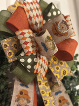 Scarecrows & Sunflowers Bow - Emerald's Avenue