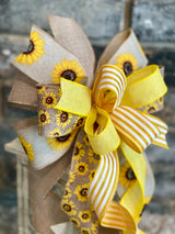 Sunflowers Lantern Bow - Emerald's Avenue