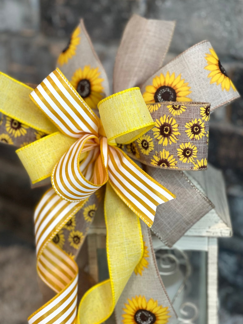 Sunflowers Lantern Bow - Emerald's Avenue