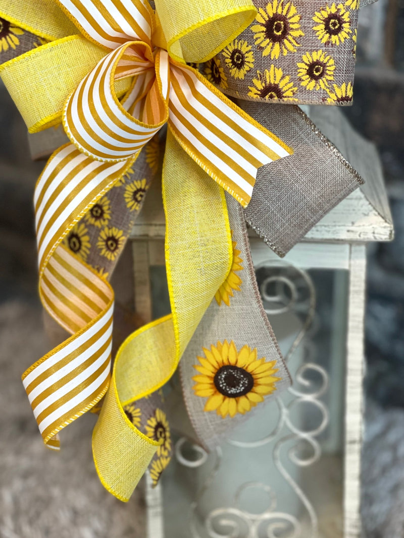 Sunflowers Lantern Bow - Emerald's Avenue