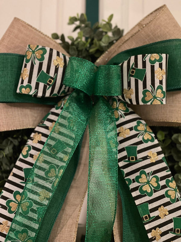 Farmhouse Style Shamrocks & Leprechaun Hats Bow - Emerald's Avenue