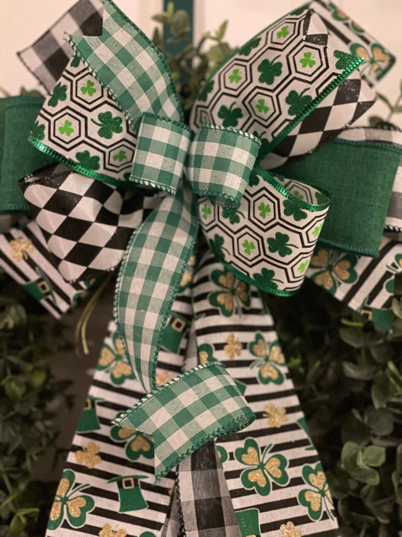 Shamrocks & Buffalo Plaid St. Patty's Day Bow – Emerald's Avenue